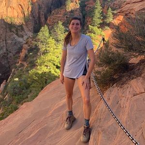 Meet your Posher, Lauren